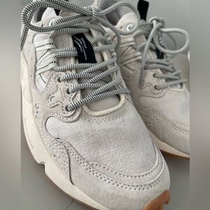 Flower Mountain Yamano 3 sneaker.  Cotton canvas color. Size 39/US 8 NWOT